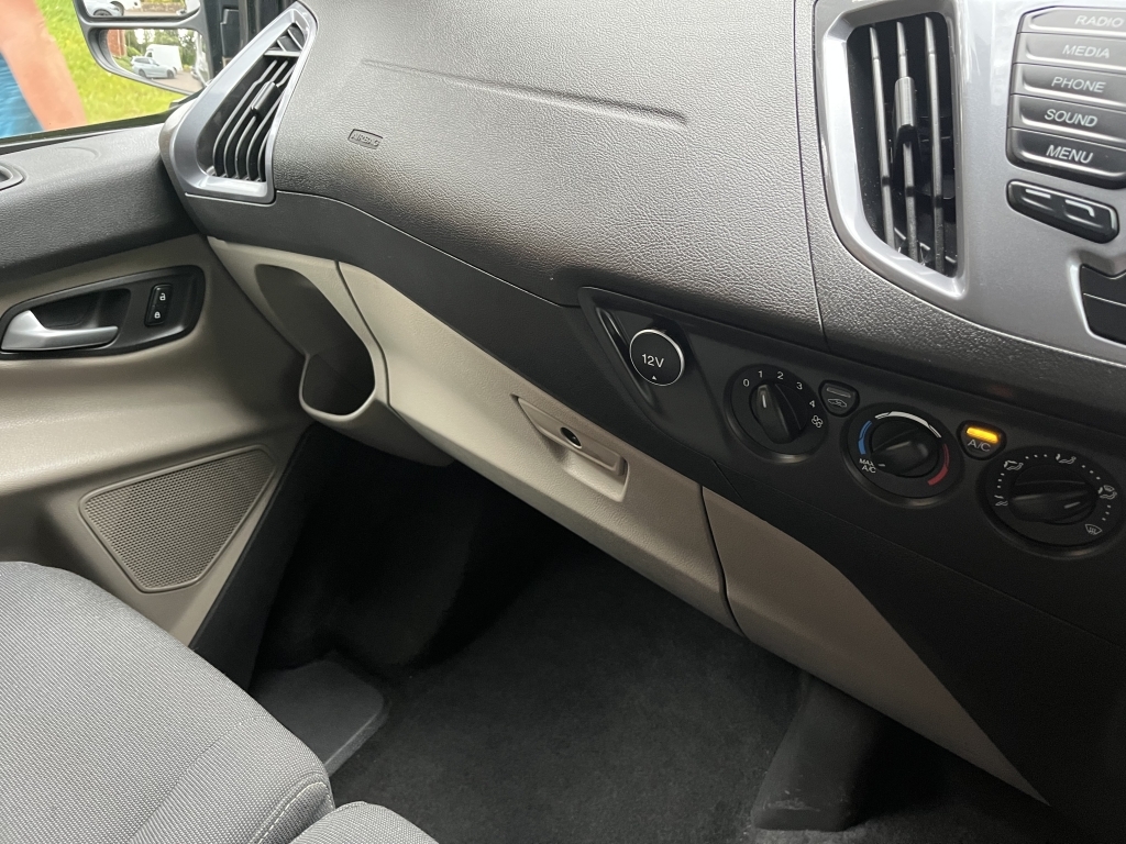 Ford Tourneo Custom Custom 2.0 310 Titanium Tdci 129 Bhp 5 Seat W Blue #16