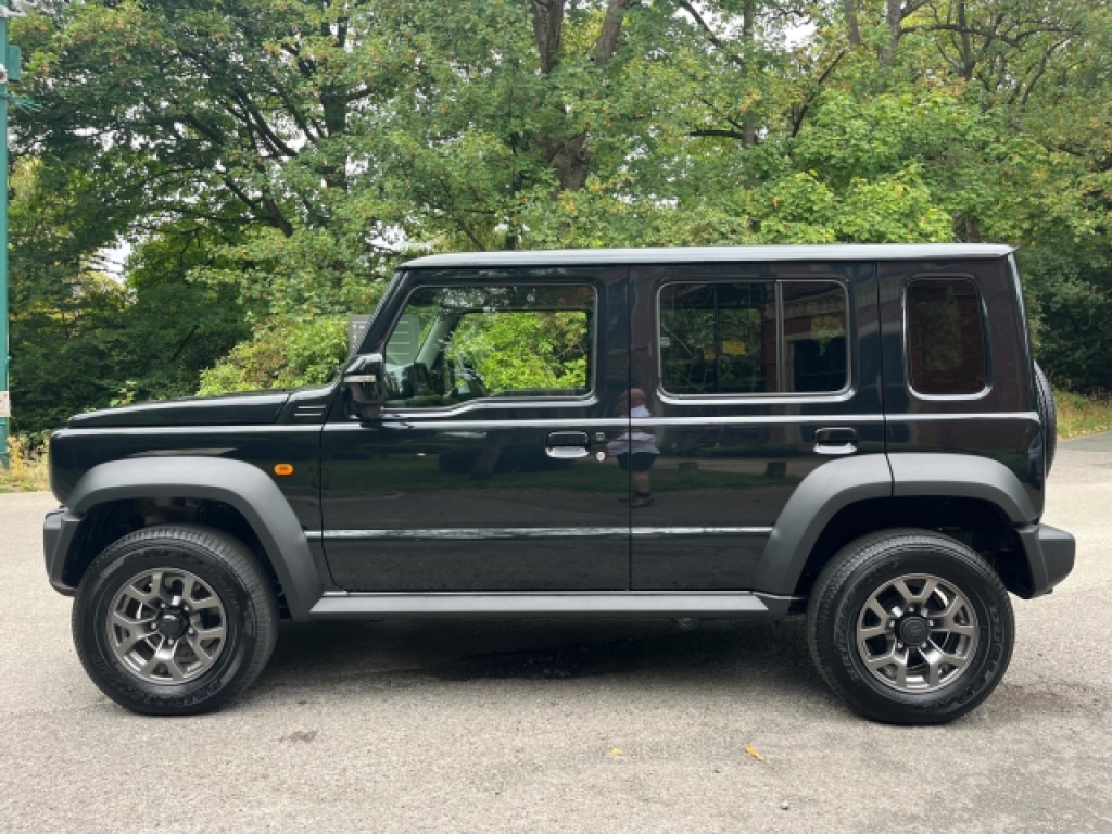 Suzuki Jimny Estate Black #5
