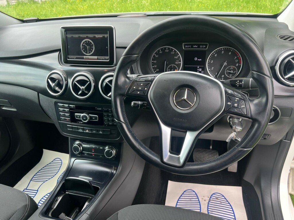 Mercedes-Benz B Class 1.6 B180 Sport White #3