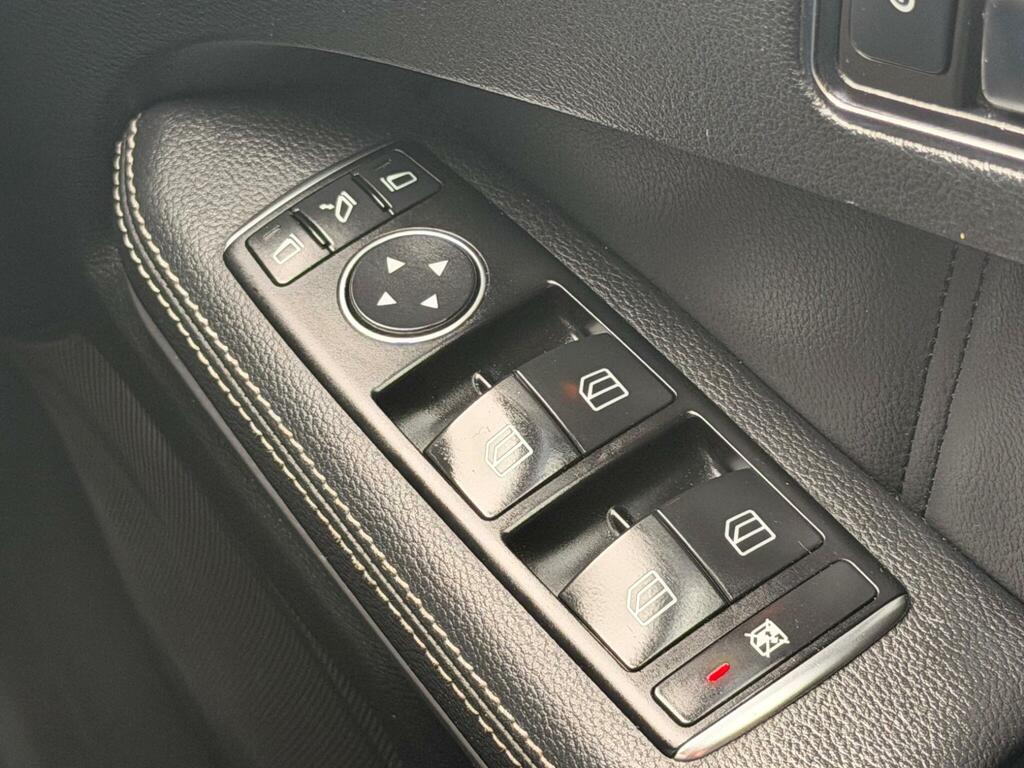 Mercedes-Benz E Class Sport Black #4
