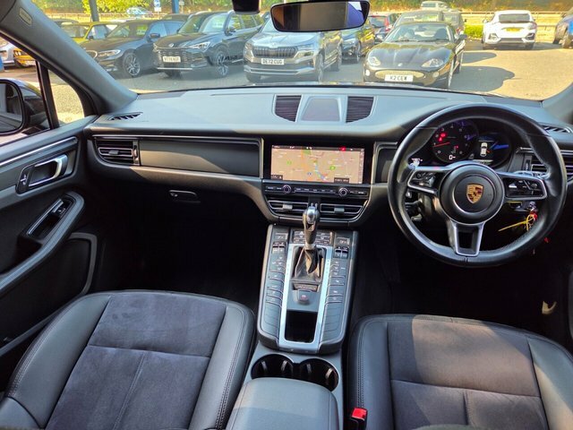 Porsche Macan 2019 2.0T Suv Pdk 4Wd Euro 6 Ss 245 Black #4