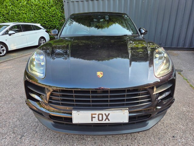 Porsche Macan 2019 2.0T Suv Pdk 4Wd Euro 6 Ss 245 Black #3