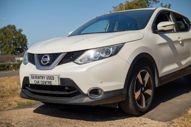 Nissan Qashqai 2015 1.2 Dig-t N-tec Suv 2Wd Eur EJ15OEC White #3