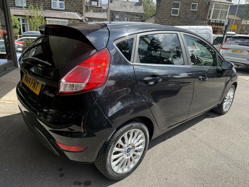 Ford Fiesta 1.0 T Ecoboost Titanium Black #2