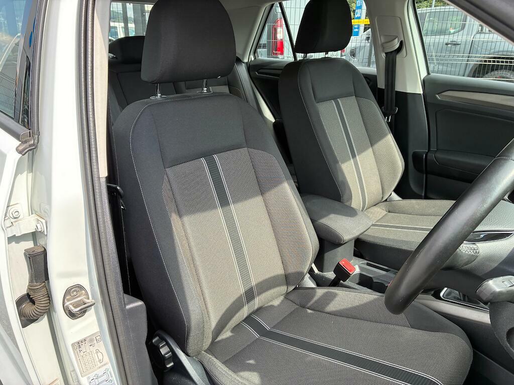 Volkswagen T-Roc 1.0 Tsi Se Suv Euro 6 Ss 110 White #2