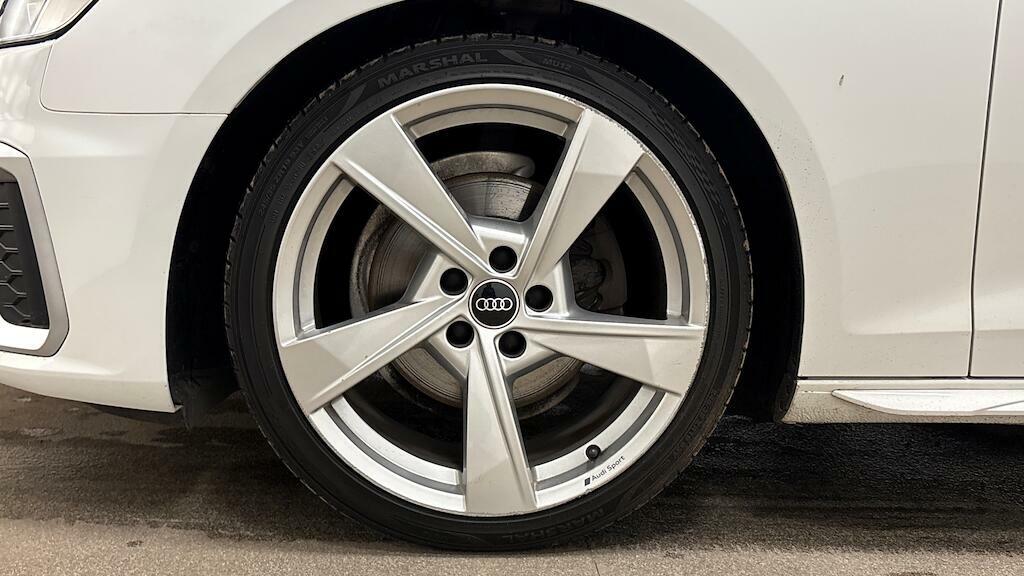 Audi A4 Avant S Line White #4
