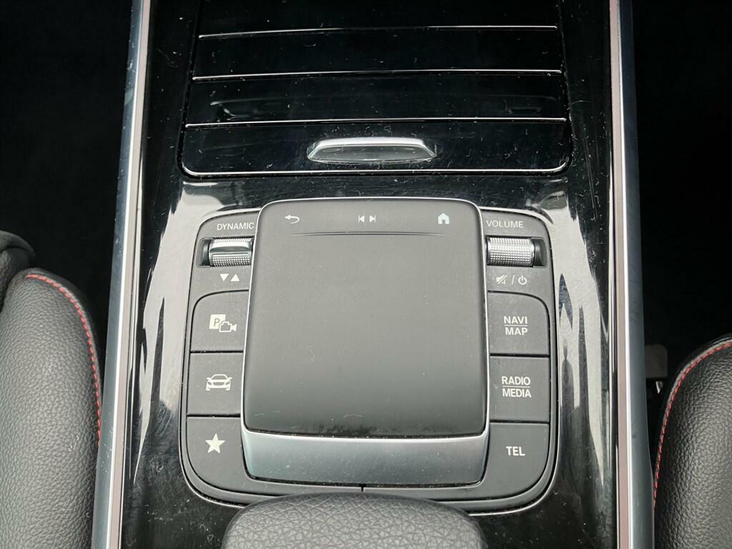 Mercedes-Benz GLB Class Mercedes-benz Glb 200 Amg Line Premium A Grey #38