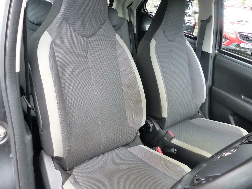 Toyota Aygo X X-play Grey #5
