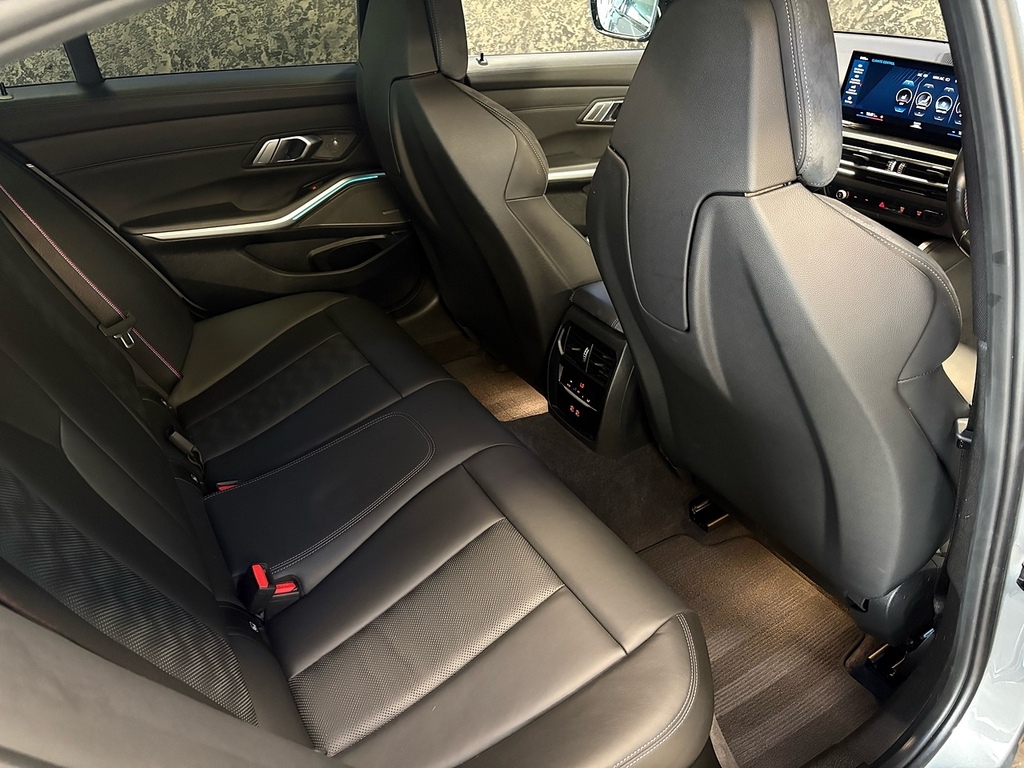 BMW M3 Mht Saloon Hybrid Xdrive Euro 6 Ss Blue #35