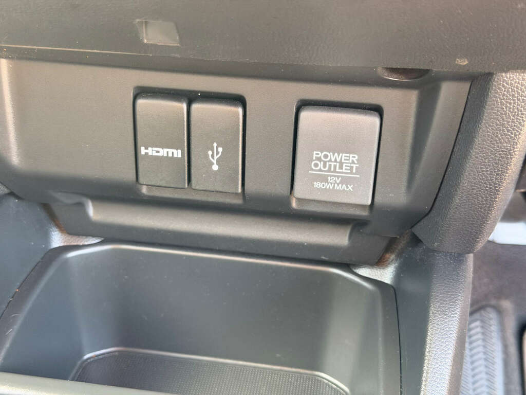 Honda Jazz 1.3 Ima Hs Hybrid Cvt White #35
