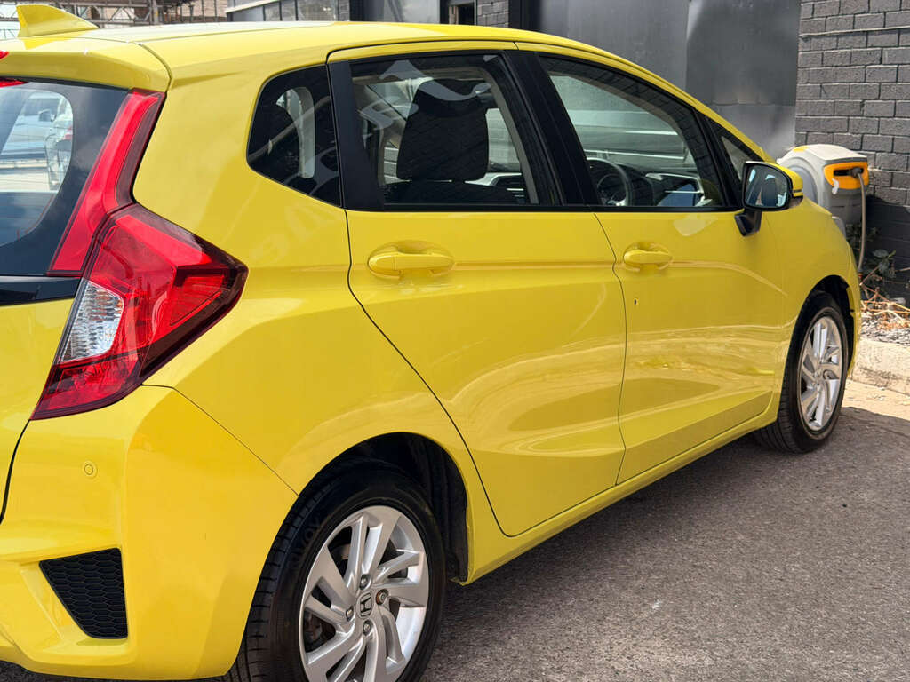 Honda Jazz 1.3 Ima Hs Hybrid Cvt White #12