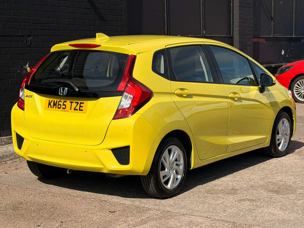 Honda Jazz 1.3 Ima Hs Hybrid Cvt White #7