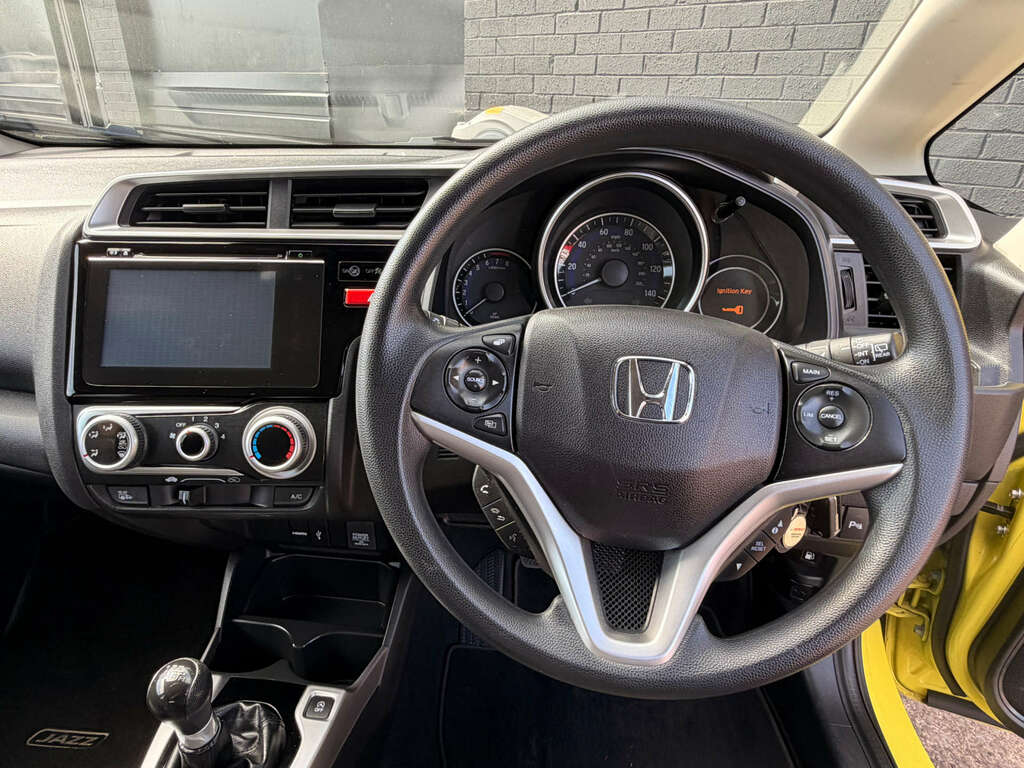 Honda Jazz 1.3 Ima Hs Hybrid Cvt White #18