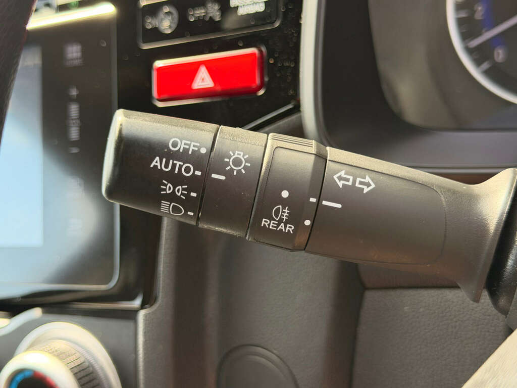 Honda Jazz 1.3 Ima Hs Hybrid Cvt White #36
