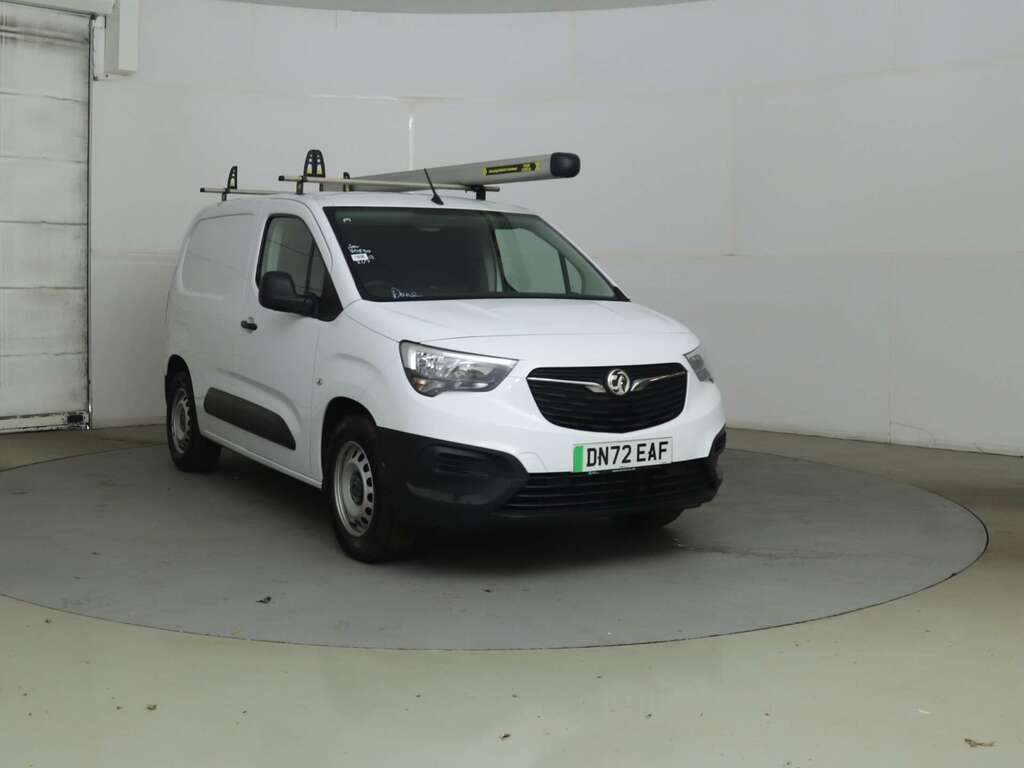 Vauxhall Combo Combo-e 2300 Dynamic White