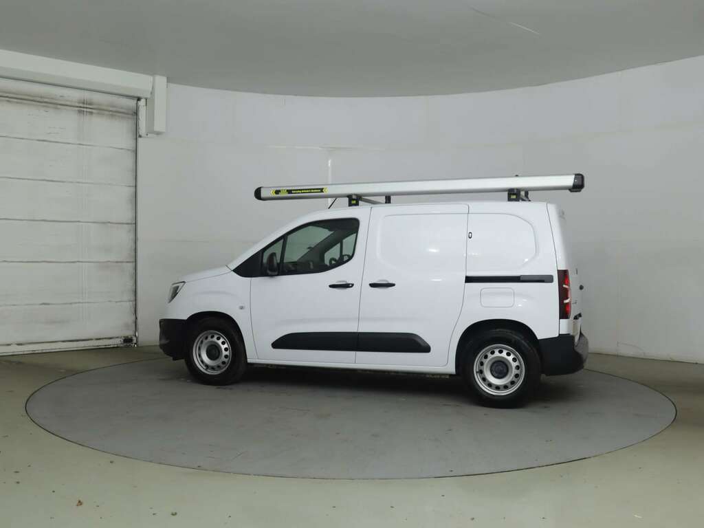 Vauxhall Combo Combo-e 2300 Dynamic White #3