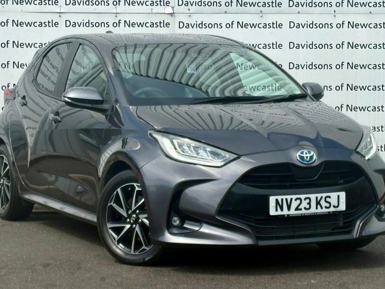 Toyota Yaris 1.5 Vvt-h Design Hatchback Hybrid E-cvt Grey