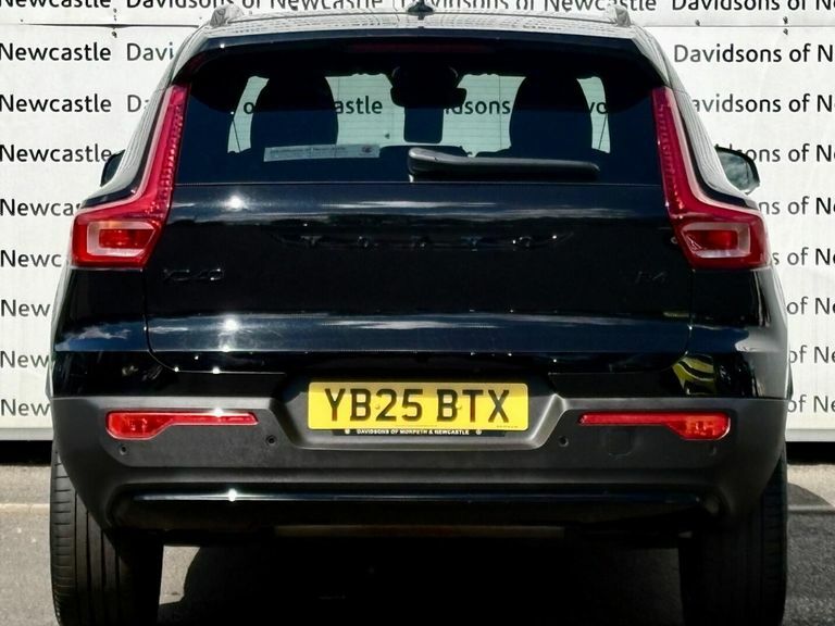 Volvo XC40 2.0 B4 Mhev Plus Black Edition Suv Hybr YB25BTX Black #6