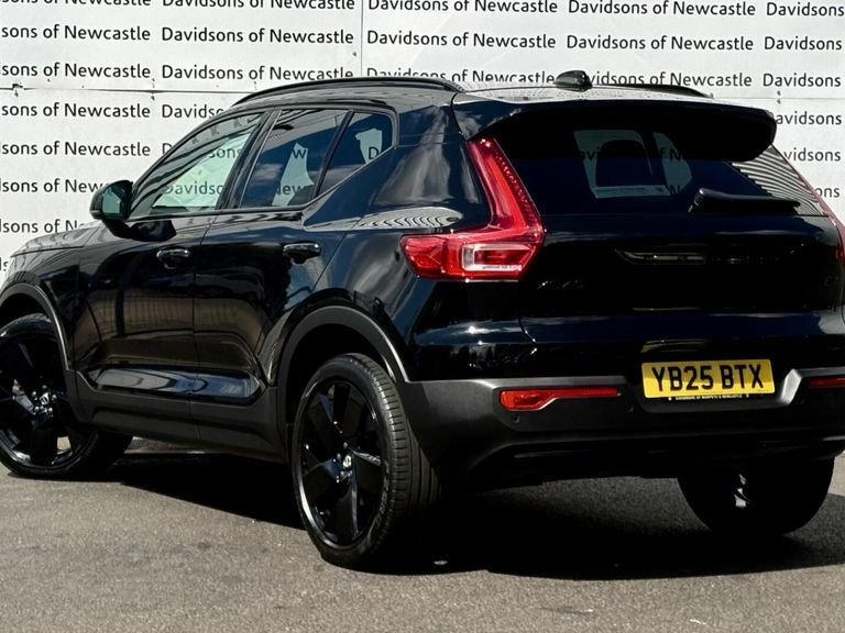 Volvo XC40 2.0 B4 Mhev Plus Black Edition Suv Hybr YB25BTX Black #4