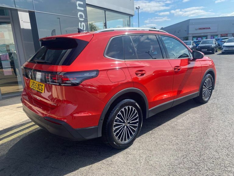 Volkswagen Tiguan 1.5 Etsi Mhev Match Suv Hybrid Dsg Euro LR25XCG Red #4