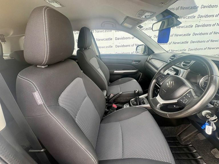 Suzuki Vitara 1.4 Boosterjet Sz-t Euro 6 Ss White #9