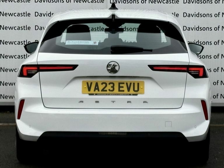 Vauxhall Astra 1.2 Turbo Design Sports Tourer E VA23EVU White #6
