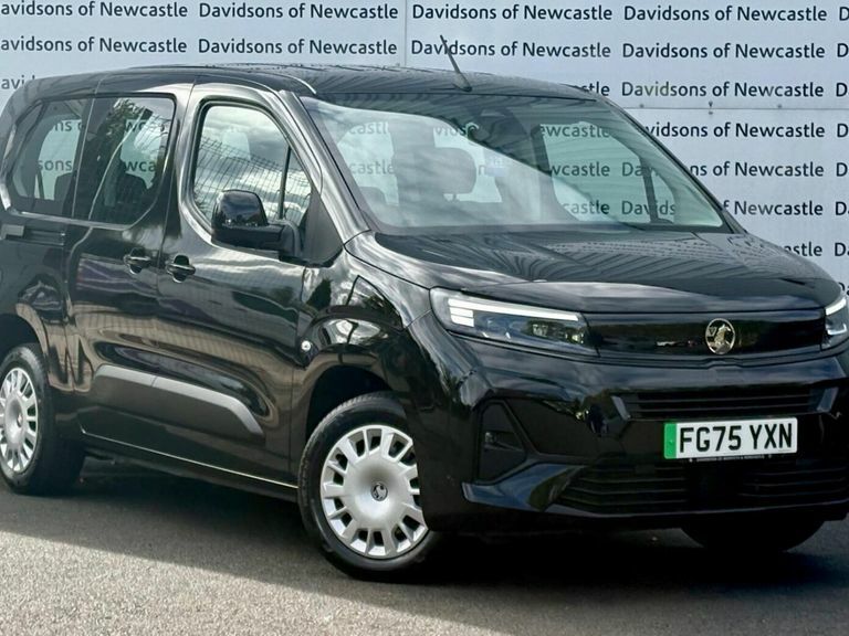 Vauxhall Combo-e Life 52Kwh Design XL Mpv 11Kw Charge Black