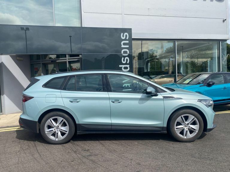 Skoda ENYAQ Iv 62Kwh 60 Suv Dc120kw 179 P Silver #2