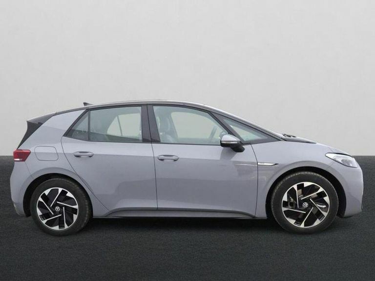 Volkswagen ID.3 Pro 58Kwh Life Hatchback 145 Ps Grey #2