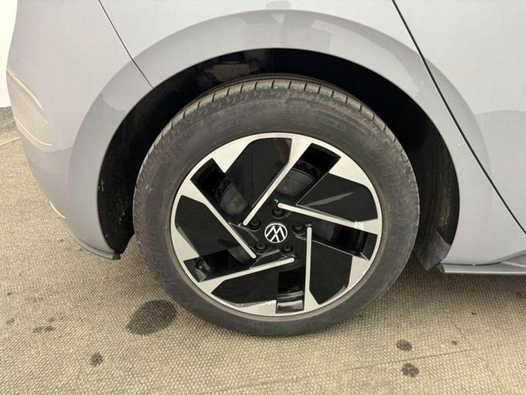 Volkswagen ID.3 Pro 58Kwh Life Hatchback 145 Ps Grey #4
