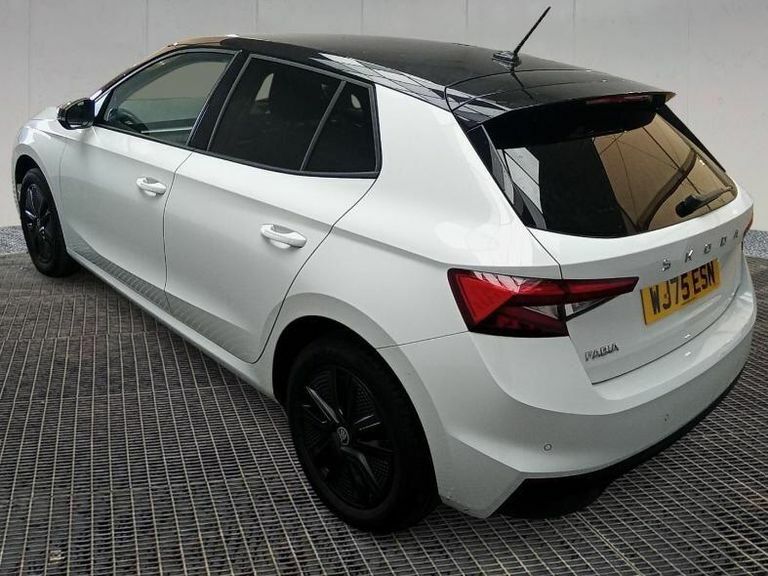 Skoda Fabia 1.0 Tsi Design Edition Hatchback White #5