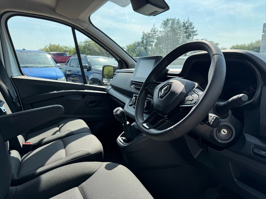 Renault Trafic Dci Blue Ll30 Business L2 130Ps With Air Con, Car White #5