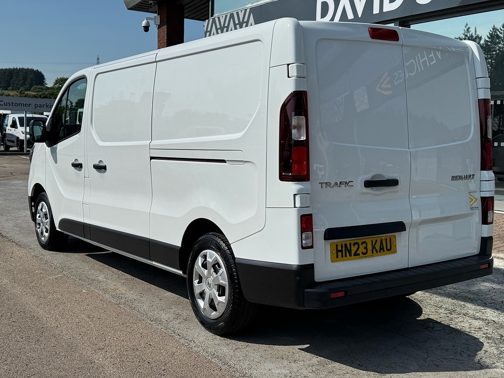 Renault Trafic Dci Blue Ll30 Business L2 130Ps With Air Con, Car White #4