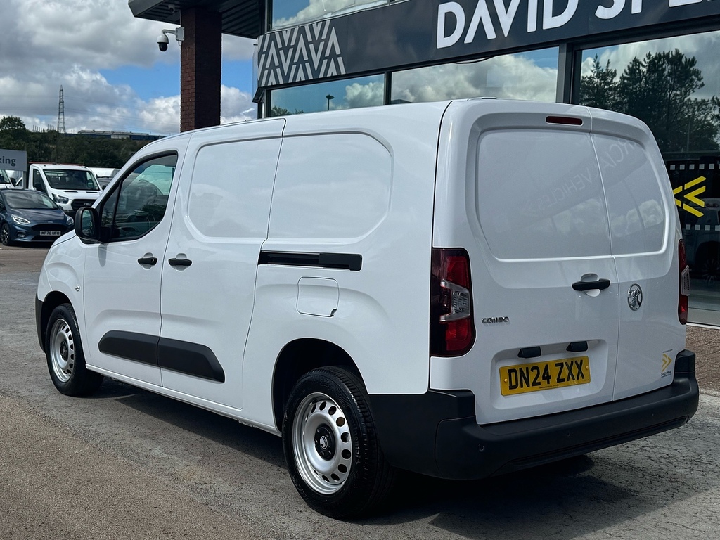 Vauxhall Combo Turbo D 2300 Prime Lwb 100Ps 5 Seater Crew With Ai White #4