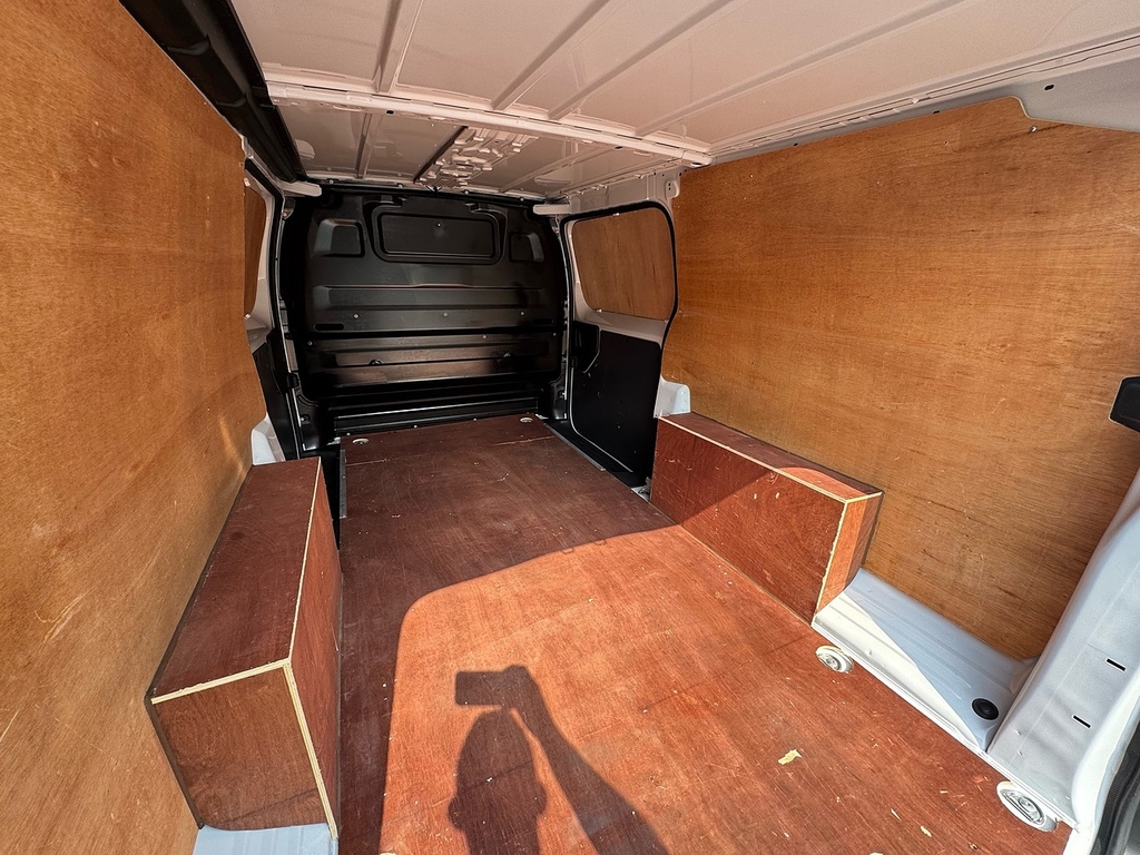 Vauxhall Vivaro 50Kwh Combi Lwb 9 Seat, 11Kw Charger Black #20