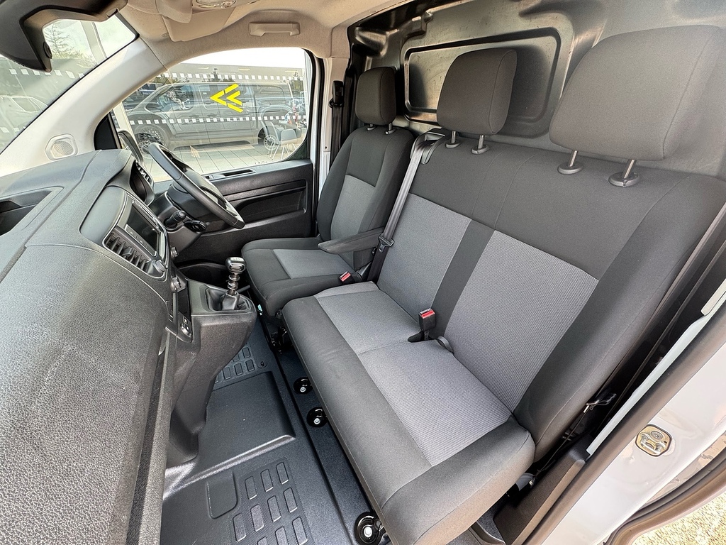 Vauxhall Vivaro 50Kwh Combi Lwb 9 Seat, 11Kw Charger Black #7