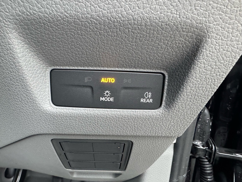 Volkswagen Crafter Cr35 Mwb Fwd 2.0 Tdi 140Ps Commerce Plus High Roof #23