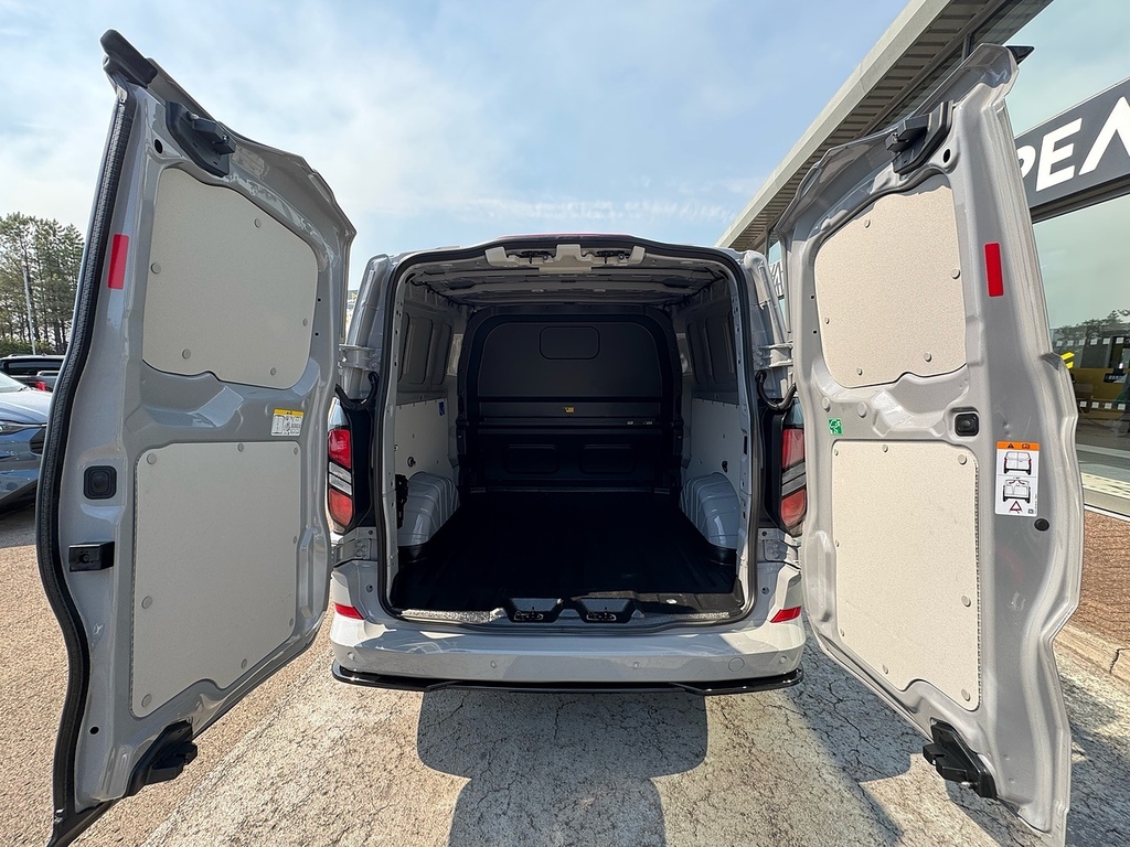 Ford Transit Custom 320 Sport L1 Swb Rwd 160Kw 65Kwh Low Roof Grey #10