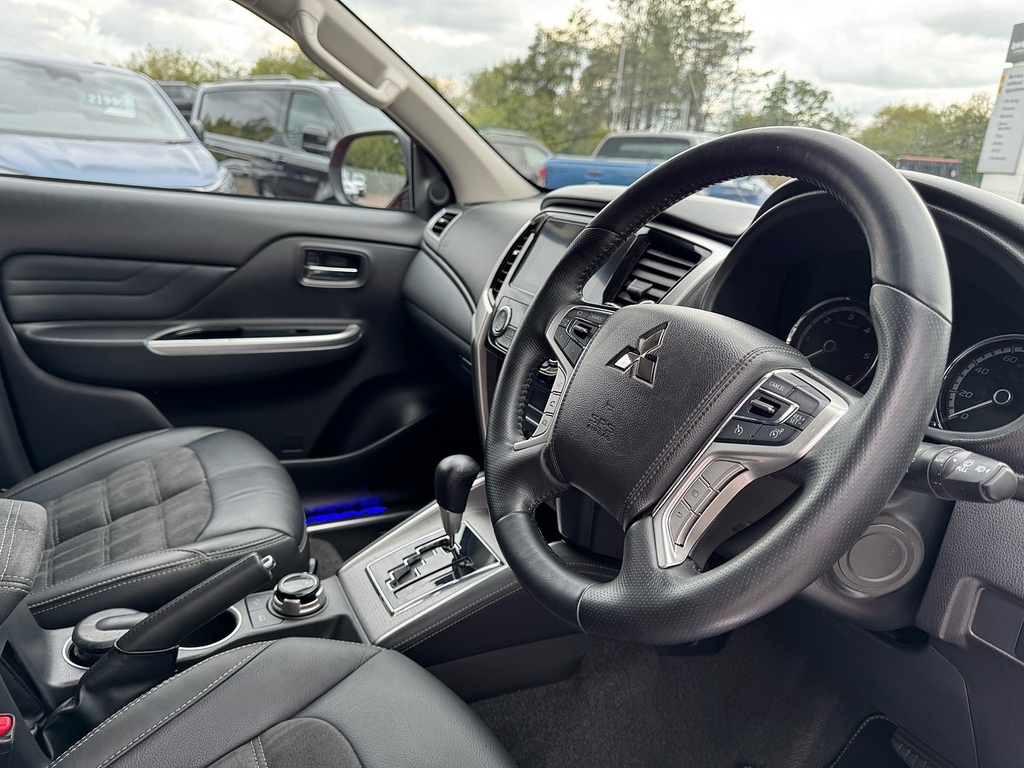 Mitsubishi L200 Barbarian X Double Cab 4Wd 150Ps With Roll N Lock Red #5