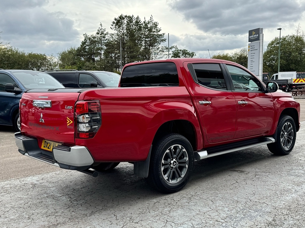 Mitsubishi L200 Barbarian X Double Cab 4Wd 150Ps With Roll N Lock Red #2