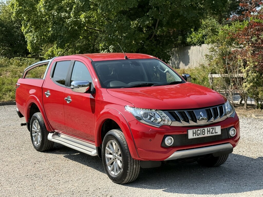 Mitsubishi L200 2.4 Di-d Dc Barbarian Red