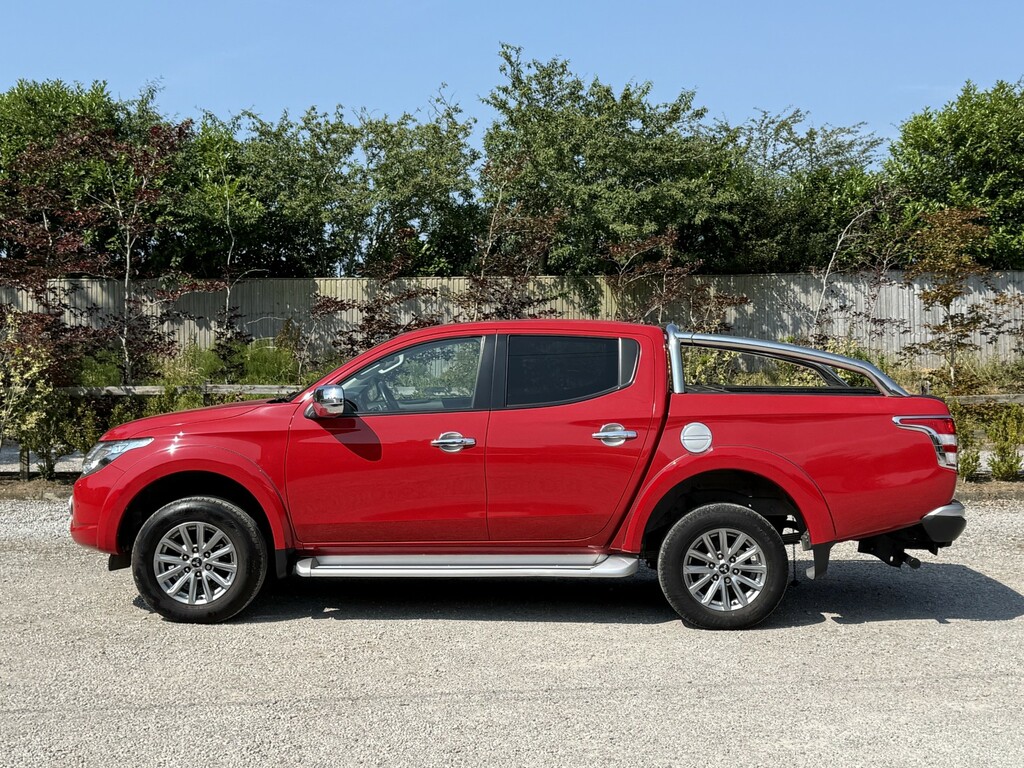 Mitsubishi L200 2.4 Di-d Dc Barbarian Red #5