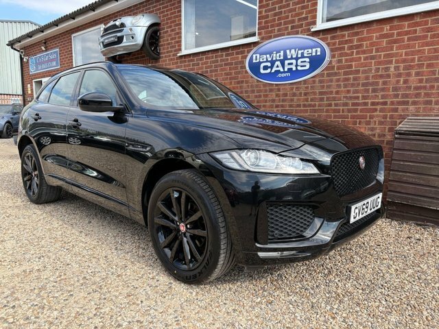 Jaguar F-Pace 2.0 D180 Chequered Flag Black #2