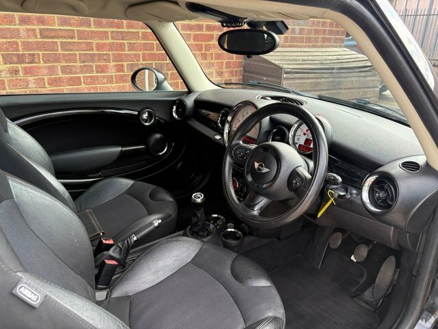 Mini Clubman 2.0 Cooper D 12 Services Climate P Brown #13