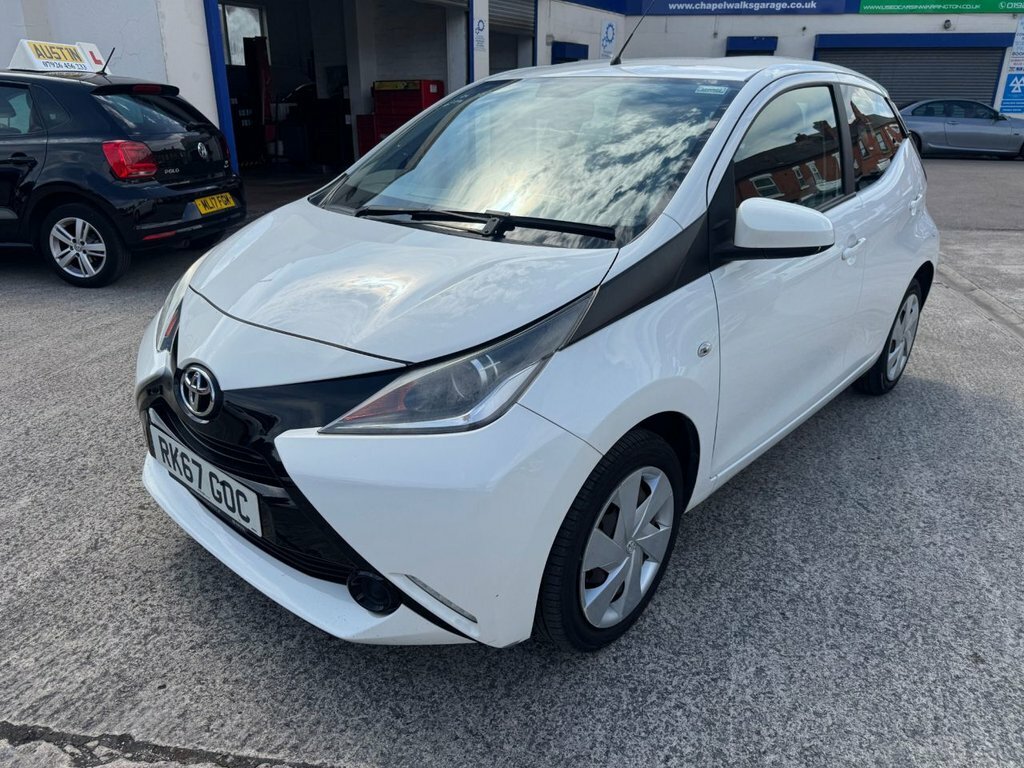 Toyota Aygo 1L X-play RK67GOC White #3