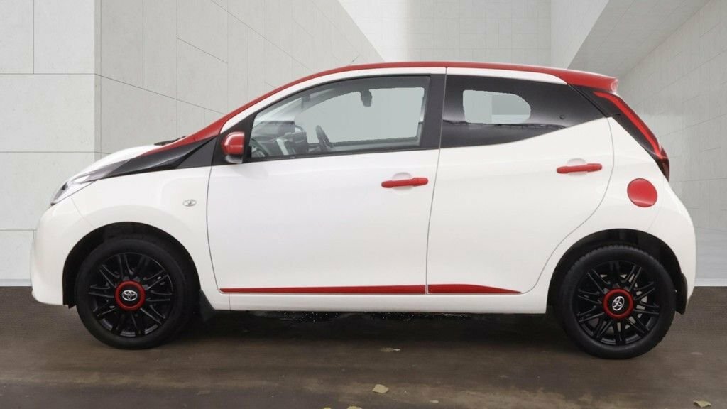Toyota Aygo 1L X-trend White #6