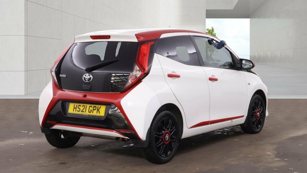Toyota Aygo 1L X-trend White #4