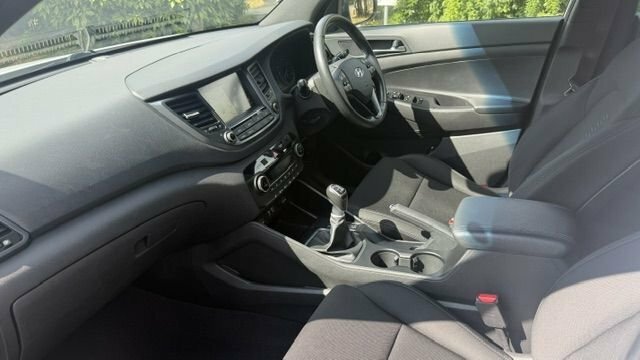 Hyundai Tucson 1.7L Go Se White #5