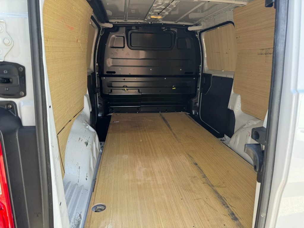 Peugeot Expert 1.5L Asphalt Premium 6Dr White #4