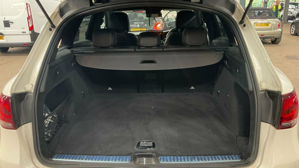 Mercedes-Benz GLC Class 2L Amg Line White #4